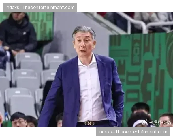 郑永刚应对王浩然犯规困扰 深圳调整轮换保持竞争力 郑永刚应对王浩然犯规困扰 深圳调整轮换保持竞争力